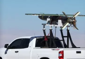 Iran rozpoczyna testy drona kamikaze Me'raj-532 ...