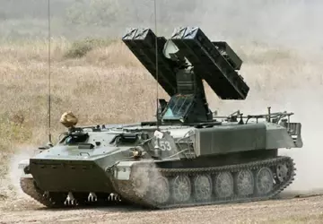 Pociąg towarowy staranował rosyjski system rakiet ...