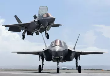 Hiszpania chce zastąpić stare samoloty Harrier ...