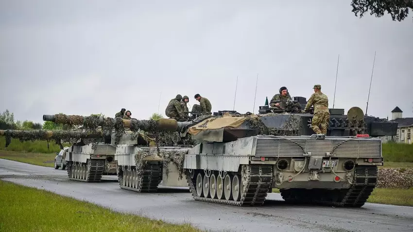 Ukraińskie Siły Zbrojne pokazują rzadkie wideo niemieckiego czołgu Leopard 2A6 działającego na linii frontu
