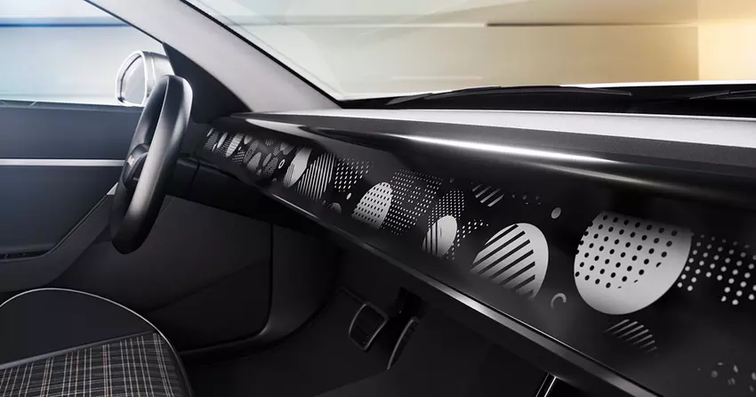 Continental zaprezentował konfigurowalny kokpit z wyświetlaczem E Ink o szerokości 1,3 metra.