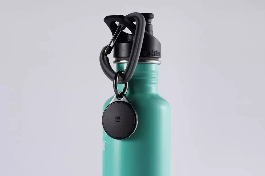 Inteligentne urządzenia śledzące Pebblebee Clip and Card są dostarczane z akumulatorami