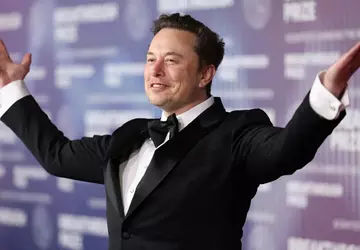 Musk intryguje: na koniec roku odbędzie ...