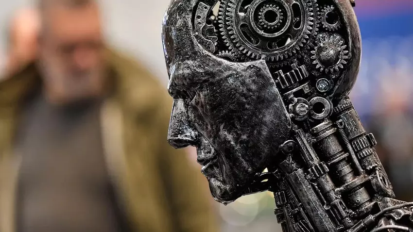 Sąd orzekł, że SI nie może być wymieniona w patencie jako wynalazca, ponieważ nie jest osobą