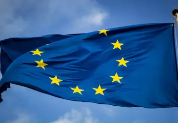 Państwa UE zatwierdzają projekt ustawy regulującej ...