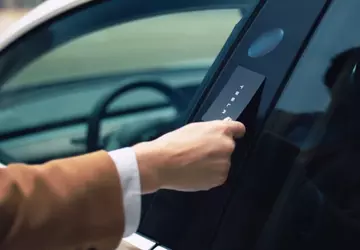 Tesla niepostrzeżenie usunęła karty-klucze z nowych ...