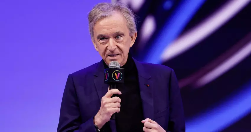 Miliarder Bernard Arnault o wartości 152 miliardów dolarów sprzedał swój prywatny odrzutowiec, aby nie być śledzonym przez ekoaktywistów na Twitterze