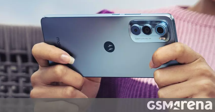 Motorola Edge 30 oficjalnie z 6,5-calowym wyświetlaczem OLED 144 Hz, SD778G+