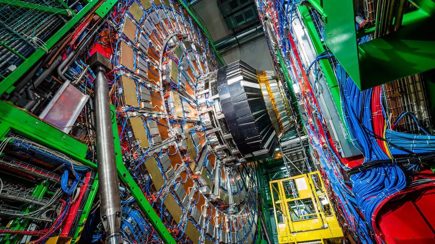 CERN wykorzystuje sztuczną inteligencję, by dojść do wniosku, że równowaga materii i antymaterii już dawno została zachwiana.