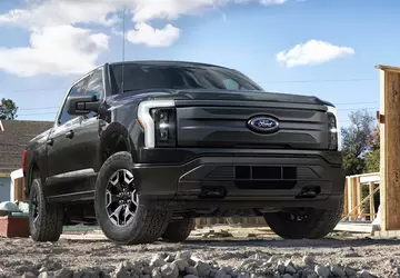 Ford wstrzymuje dostawy elektrycznych pickupów F-150 ...