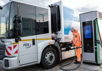 Mercedes-Benz zaczął używać regenerowanych baterii w ...