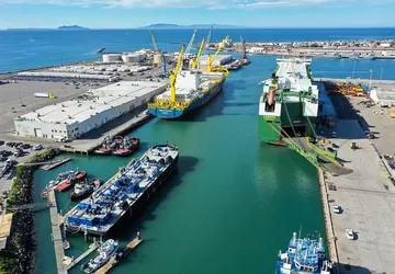 Amerykański marynarz sprzedał plany systemu radarowego ...