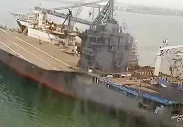 Iran aktywnie buduje własny lotniskowiec