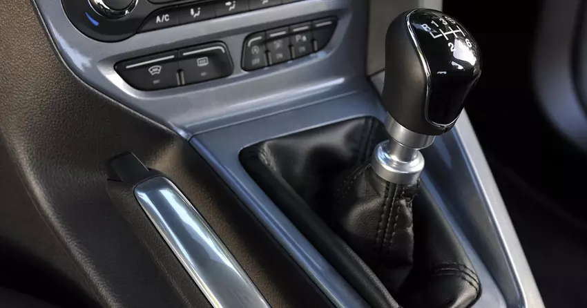 Ford opatentował makietę ręcznej dźwigni zmiany biegów dla samochodów elektrycznych