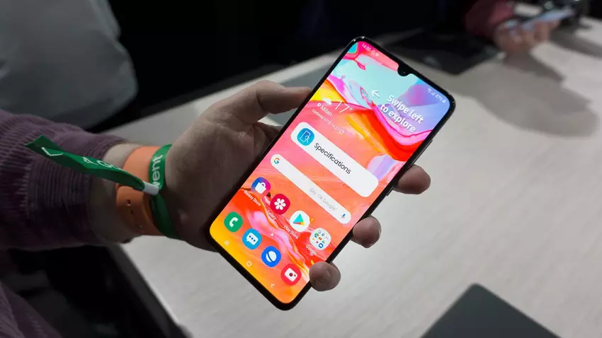 Samsung Galaxy A70 zaczął się aktualizację Androida 10 z powłoką One UI 2.0