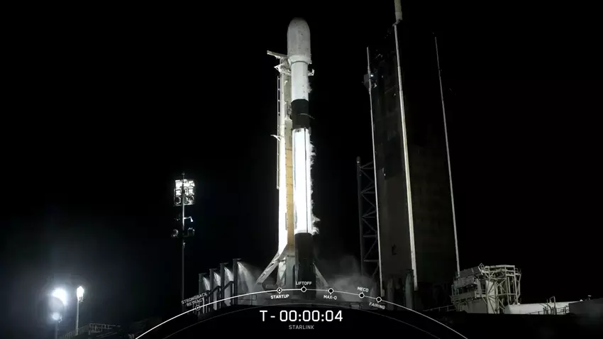 SpaceX ustanowił już nowy rekord pod względem największej liczby startów orbitalnych w ciągu roku - firma wykonała 62 misje i wysłała w kosmos 80 procent ładunku z Ziemi