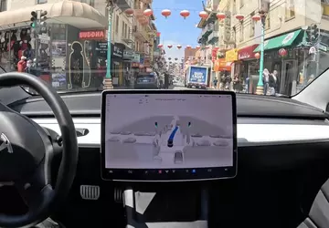 Bezzałogowa Tesla Ilona Muska pomyliła sygnalizację ...