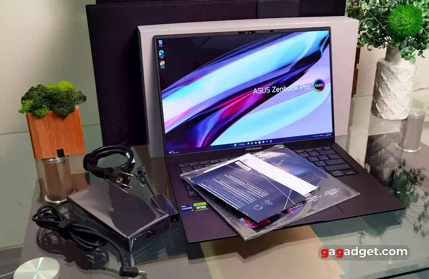 ASUS Zenbook Pro 14 OLED, co znajduje się w pudełku