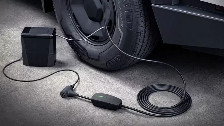 Tesla wprowadza V2L za 80$, ale ...