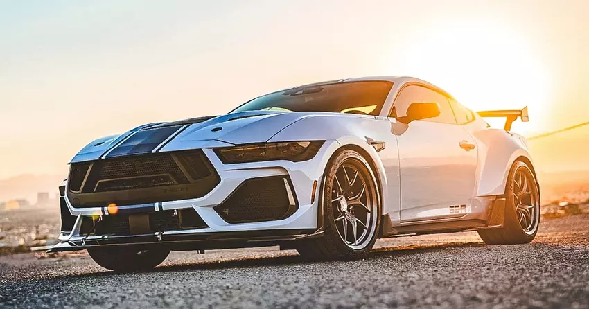 Shelby American przedstawiła Super Snake-R — Mustang Dark Horse na sterydach