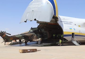 Ukraiński An-124 Rusłan przetransportował hiszpańskie śmigłowce ...