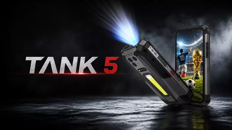 Tank 5: Smartfon z projektorem i ...