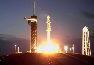 SpaceX wysłał ciężarówkę kosmiczną Cargo Dragon ...