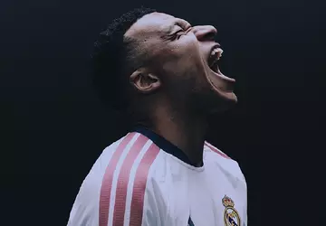 Kylian Mbappé na okładce EA Sports ...