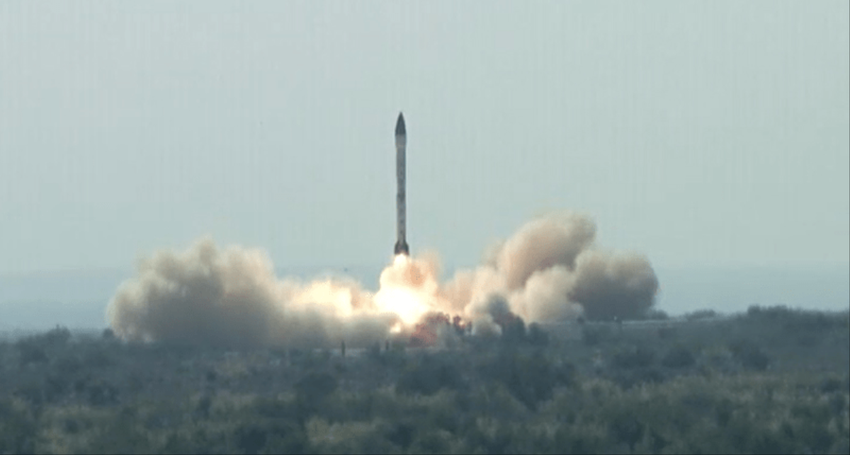 Pakistan pomyślnie przetestował rakietę balistyczną Ababeel o zasięgu startu 2200 km, która może przenosić do ośmiu głowic bojowych o łącznej wadze 1,5 tony