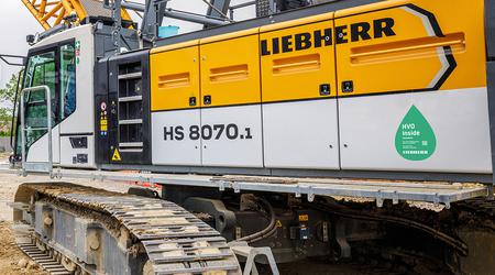 Liebherr-Werk Nenzing przestawił swoje maszyny z oleju napędowego na syntetyczne paliwo HVO.