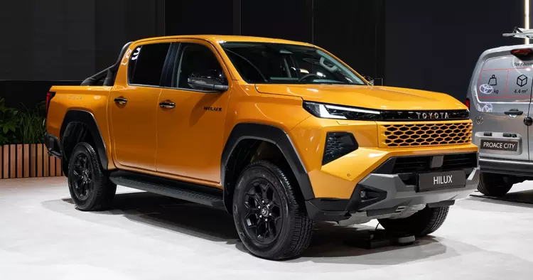 Toyota pokazała nowy Hilux na salonie ...