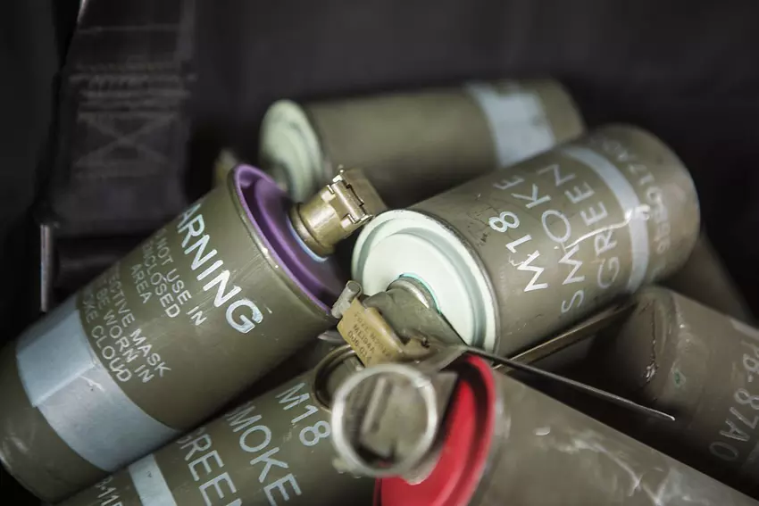 APU używa legendarnych amerykańskich granatów dymnych M18