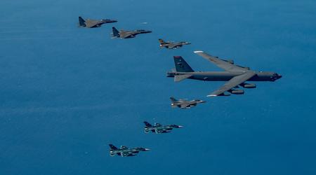 Stany Zjednoczone, Republika Korei i Japonia przeprowadziły pierwsze w historii trójstronne ćwiczenia lotnicze z udziałem samolotów B-52H Stratofortress, F-16 Fighting Falcon, F-15K Eagle i F-2.