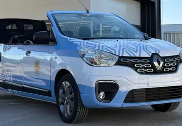 Renault przekształciła furgonetkę w dziwaczny kabriolet-limo ...