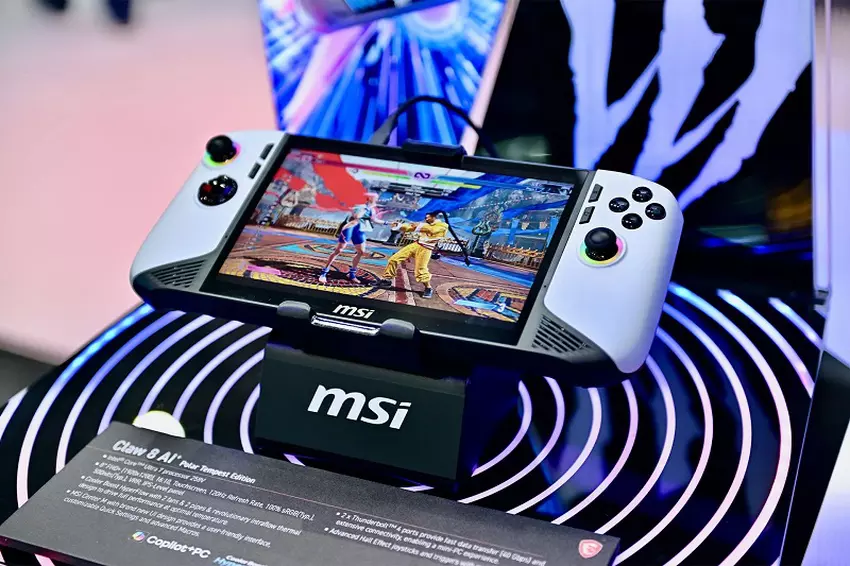 MSI Claw 8 AI+ Polar Tempest Edition na wystawie Computex 2025