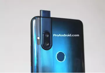 Smartfon Motorola One z kamerą poruszającą ...