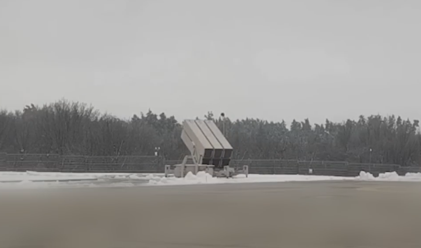 Siły zbrojne Ukrainy pokazują rzadkie nagranie z systemu obrony powietrznej NASAMS niszczącego ponad 100 rosyjskich rakiet i dronów