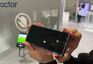 Samsung prezentuje nowy prototyp smartfona z ...