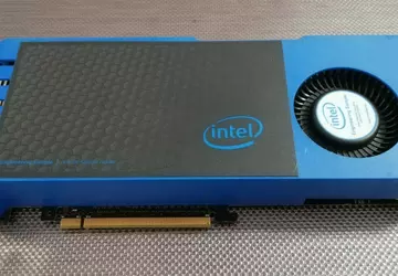 Unikalna karta graficzna Intel, dostępna w ...