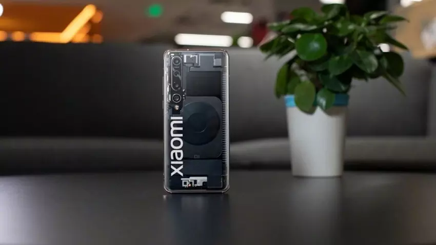 Xiaomi Mi 10 jednak będzie miał wersję Explorer Edition z przezroczystą obudową, a oto, jak to wygląda