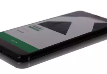 MWC 2018: Smartphone SIKURPhone bezpiecznie przechowuje ...