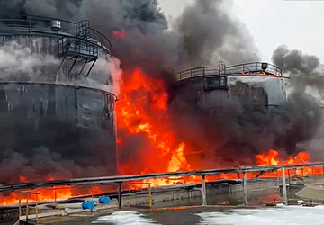 Ukraińskie siły obronne przeprowadzają atak rakietowy ...