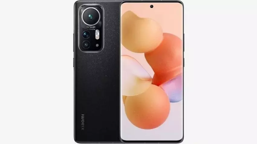 Po Xiaomi 12 Ultra w sieci pojawiły się rendery Xiaomi 12 Pro z potrójnym aparatem i dużym obiektywem głównym
