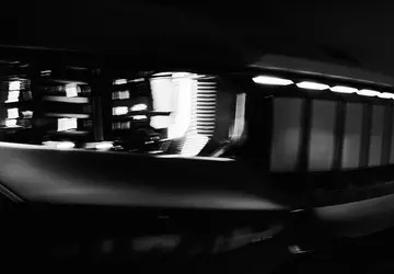 Nowy Jeep Compass ujawnił swoje reflektory ...