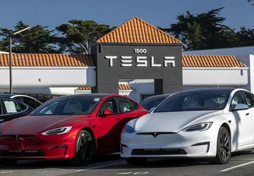 Tesla dała bezpłatny dostęp do Enhanced ...