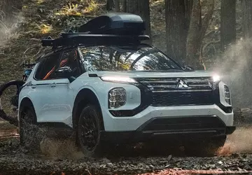 Mitsubishi Outlander Trail Edition: więcej czarnego ...