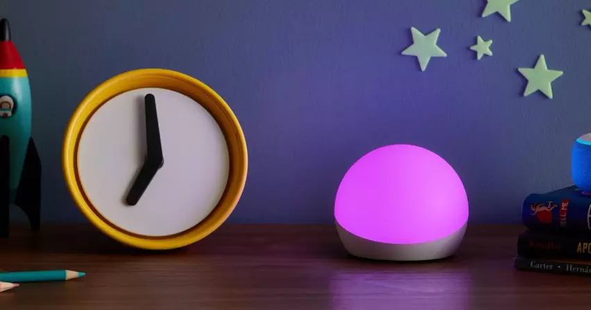 Amazon Echo Glow: inteligentna lampa z asystentem głosowym Alexa i 33% zniżki