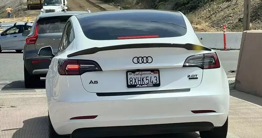 Tesla staje się toksyczna: właściciele przebierają samochody za Hondy, Audi i Mazdy