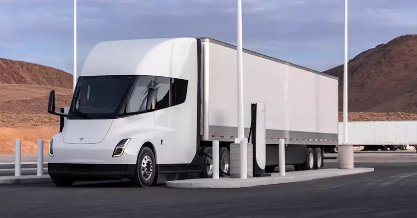 Plany pierwszej "publicznej" stacji ładowania Megacharger dla elektrycznych ciężarówek Tesla Semi zostały ujawnione online
