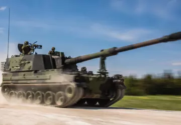 Estonia otrzymuje sześć kolejnych sztuk artylerii ...